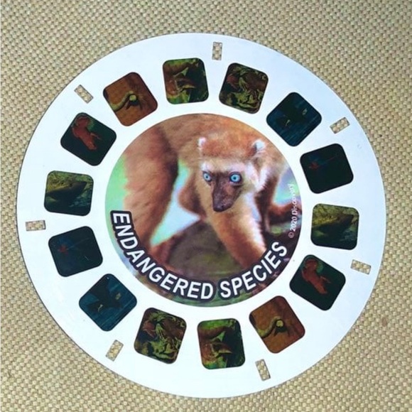 Vintage Discovery View-Master Classic Red Viewer with 2 view cards included. - Picture 4 of 5